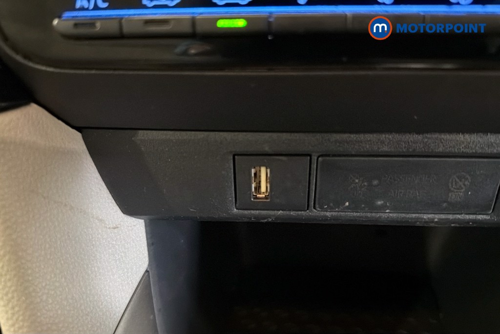 Toyota Yaris Excel Automatic Petrol-Electric Hybrid Hatchback - Stock Number (1634823) - 17th supplementary image