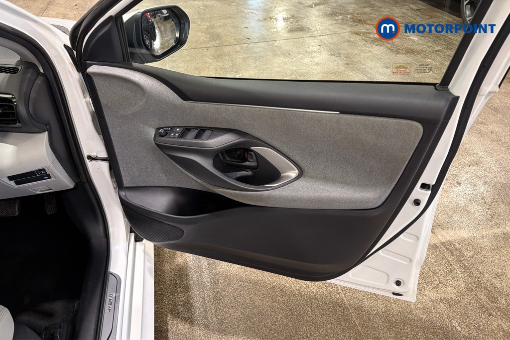 Toyota Yaris Excel Automatic Petrol-Electric Hybrid Hatchback - Stock Number (1634823) - 19th supplementary image