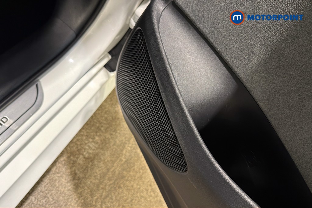 Toyota Yaris Excel Automatic Petrol-Electric Hybrid Hatchback - Stock Number (1634823) - 21st supplementary image