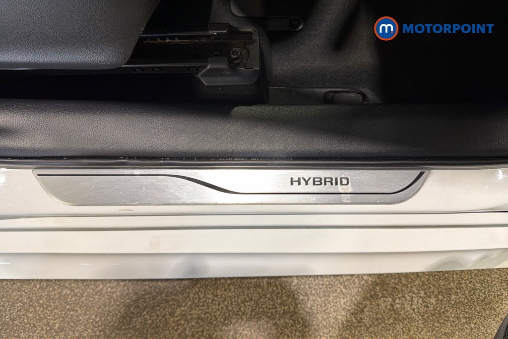 Toyota Yaris Excel Automatic Petrol-Electric Hybrid Hatchback - Stock Number (1634823) - 26th supplementary image