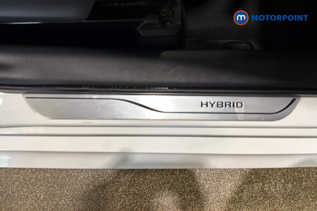 Toyota Yaris Excel Automatic Petrol-Electric Hybrid Hatchback - Stock Number (1634823) - 27th supplementary image