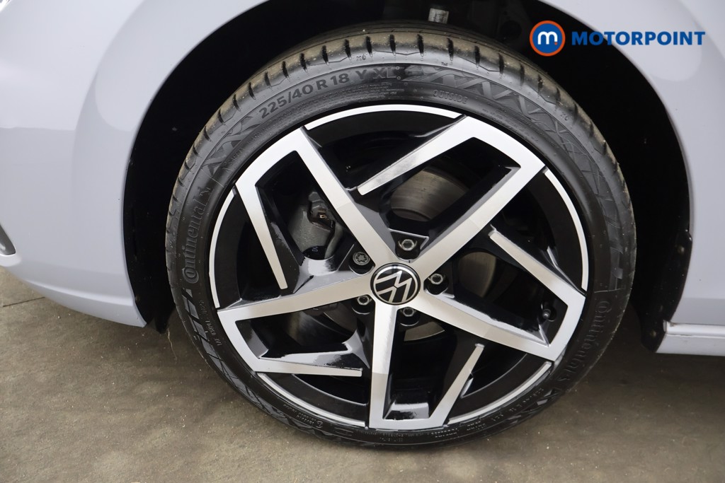 Volkswagen Golf Life Automatic Diesel Hatchback - Stock Number (1635309) - 14th supplementary image