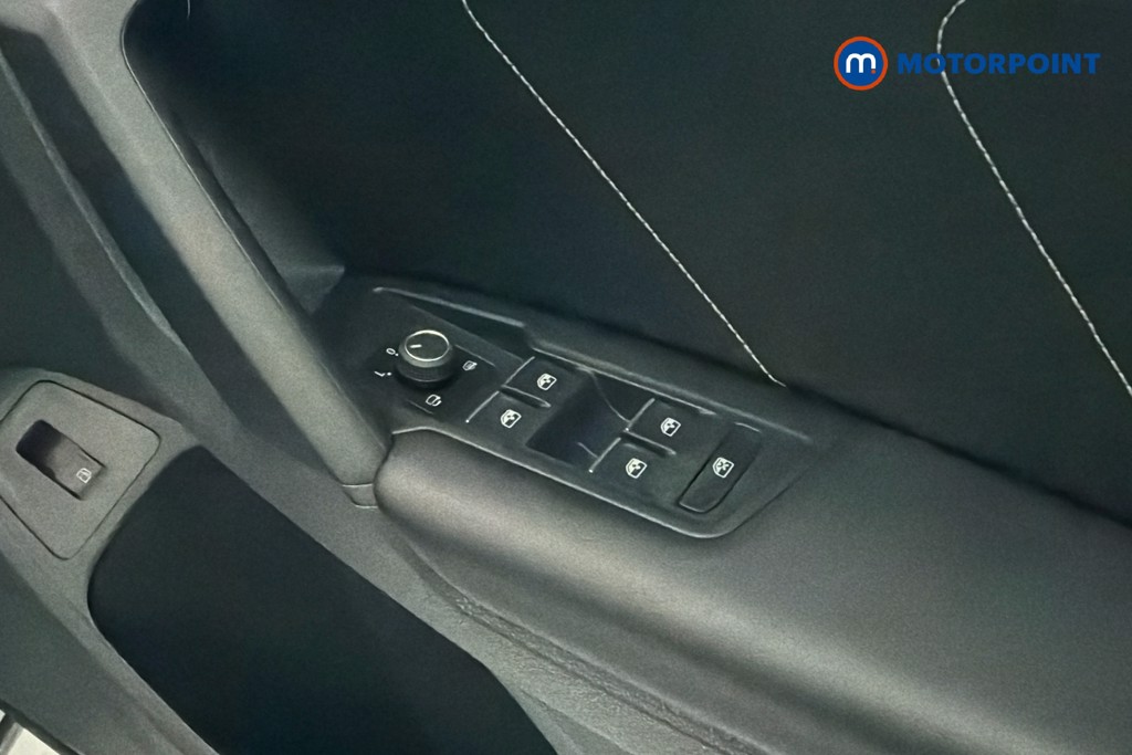 Volkswagen Tiguan Black Edition Automatic Petrol Plug-In Hybrid SUV - Stock Number (1635986) - 20th supplementary image