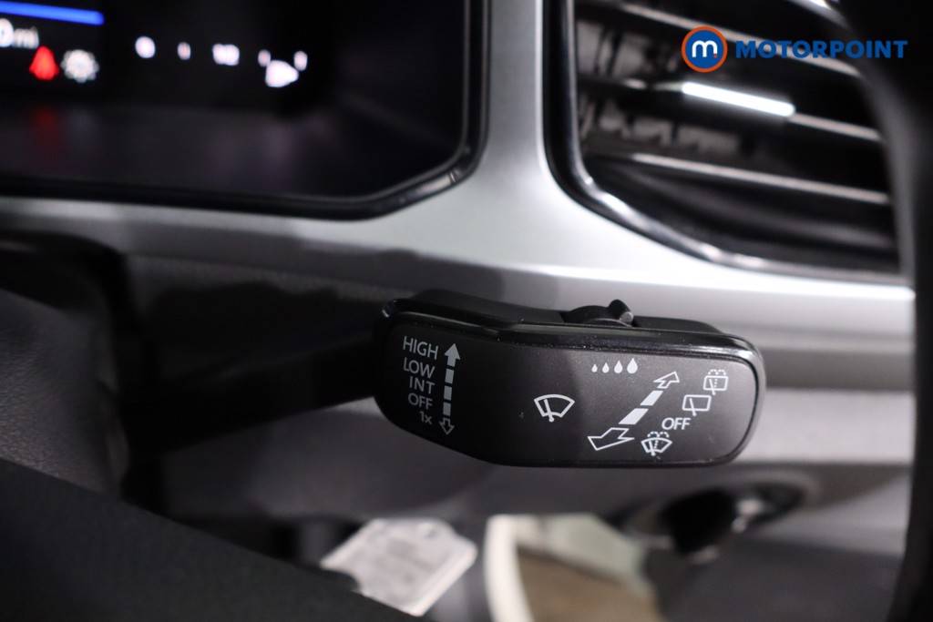 Volkswagen T-Roc Life Manual Petrol SUV - Stock Number (1635989) - 15th supplementary image