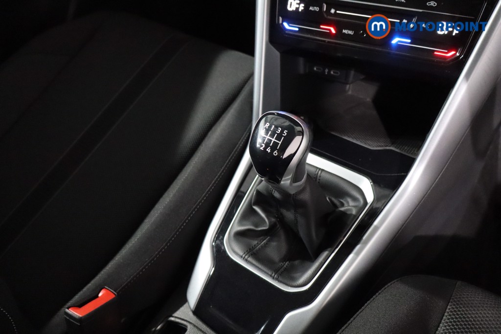 Volkswagen T-Roc Life Manual Petrol SUV - Stock Number (1635989) - 20th supplementary image