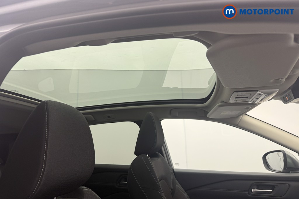 Nissan Qashqai N-Connecta Automatic Petrol SUV - Stock Number (1636653) - 16th supplementary image