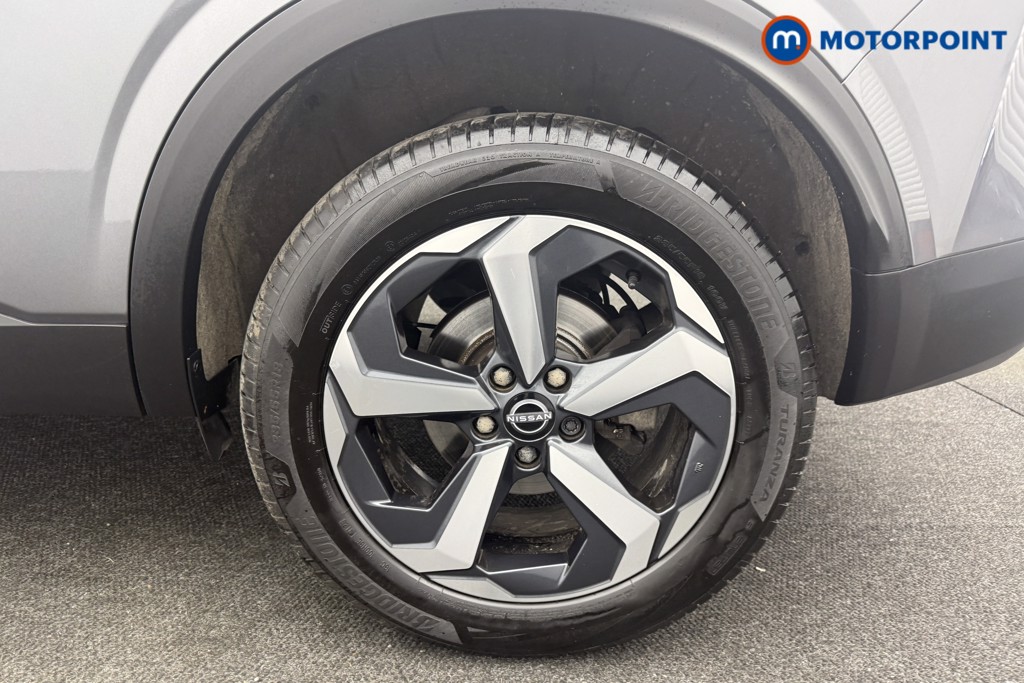 Nissan Qashqai N-Connecta Automatic Petrol SUV - Stock Number (1636653) - 32nd supplementary image