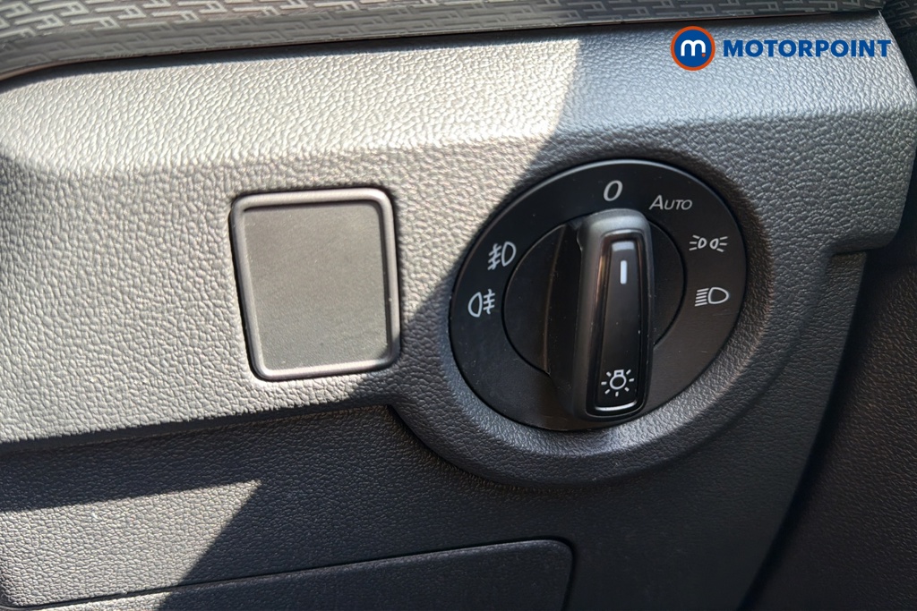 Volkswagen T-Cross R-Line Manual Petrol SUV - Stock Number (1636941) - 11th supplementary image