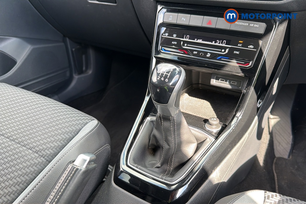 Volkswagen T-Cross R-Line Manual Petrol SUV - Stock Number (1636941) - 15th supplementary image