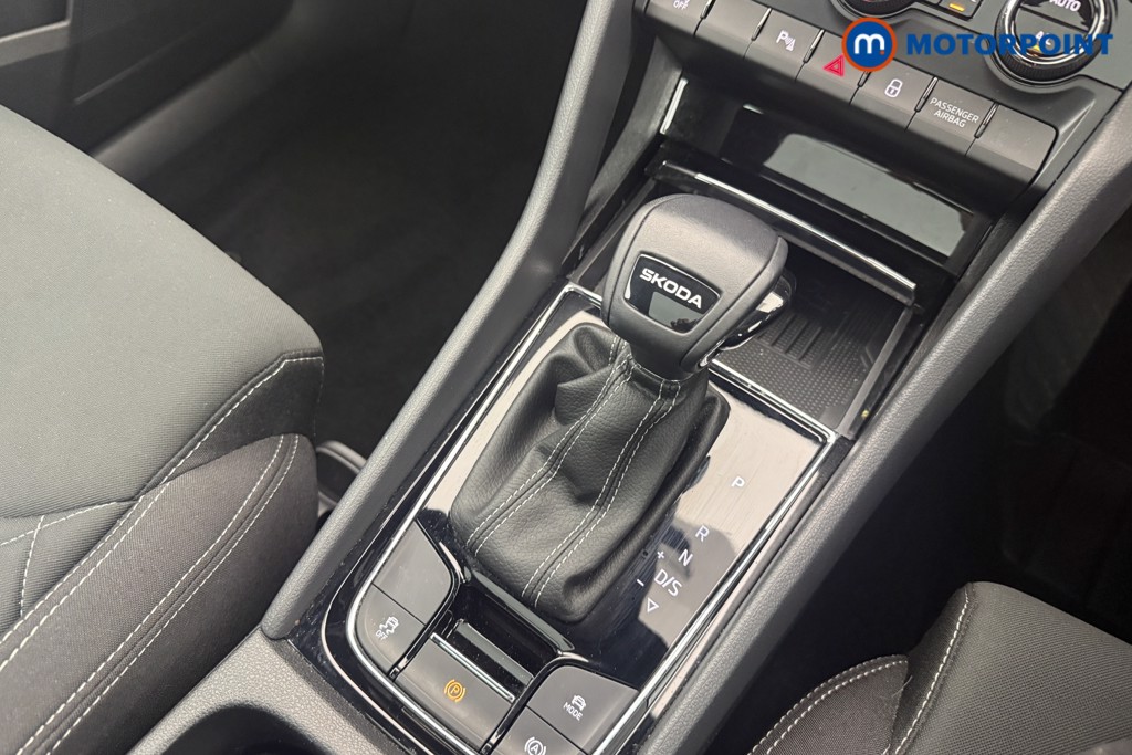 Skoda Karoq Sportline Edition Automatic Petrol SUV - Stock Number (1636983) - 6th supplementary image