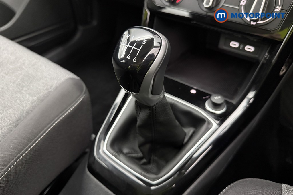 Volkswagen T-Cross Move Manual Petrol SUV - Stock Number (1637038) - 19th supplementary image