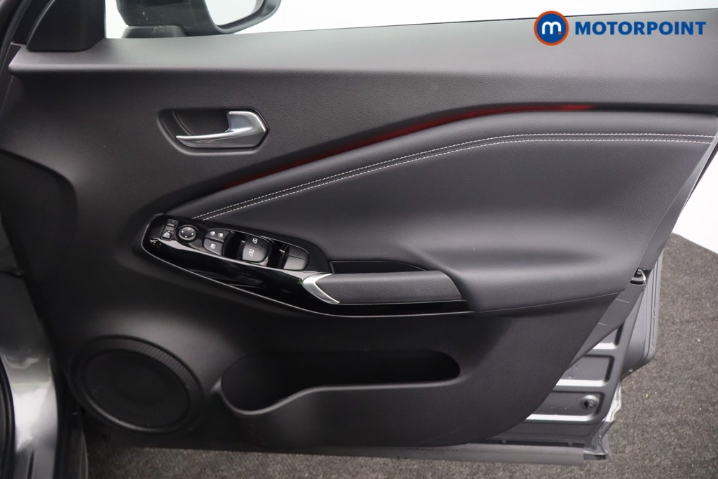Nissan Juke Tekna Manual Petrol SUV - Stock Number (1637425) - 23rd supplementary image