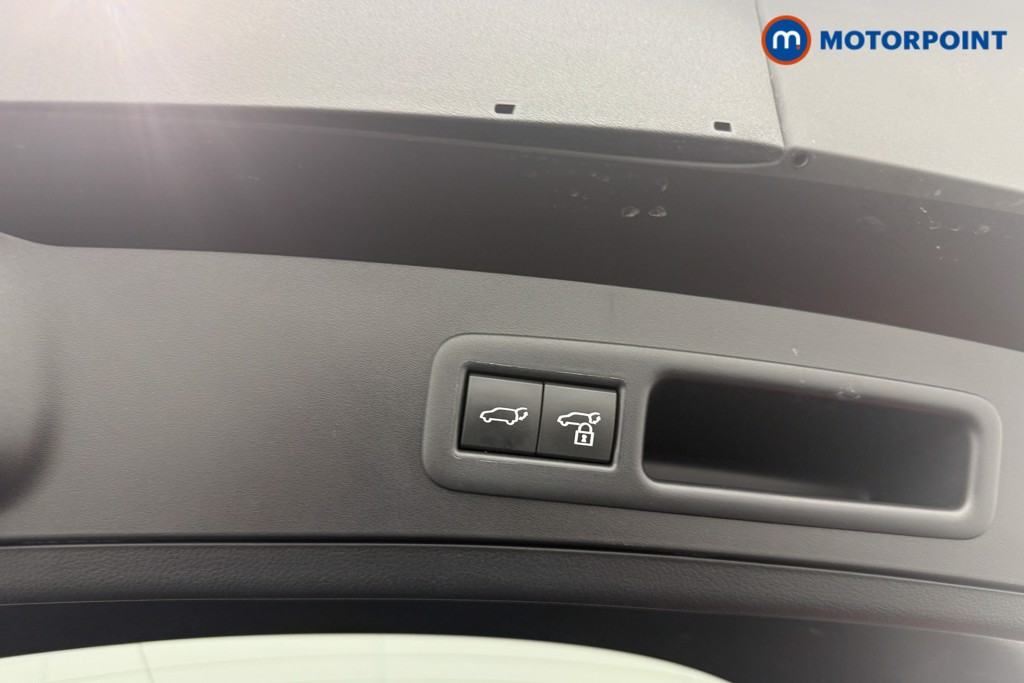 Lexus UX F-Sport Automatic Petrol-Electric Hybrid SUV - Stock Number (1637521) - 35th supplementary image