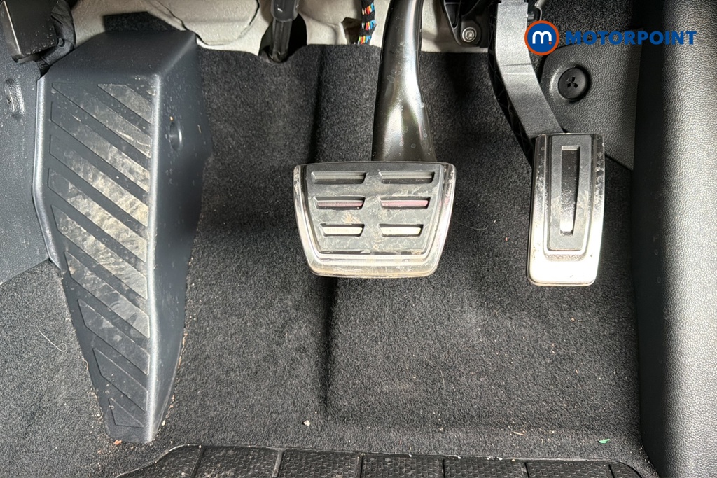 Volkswagen Golf R Black Edition Automatic Petrol Hatchback - Stock Number (1637879) - 24th supplementary image