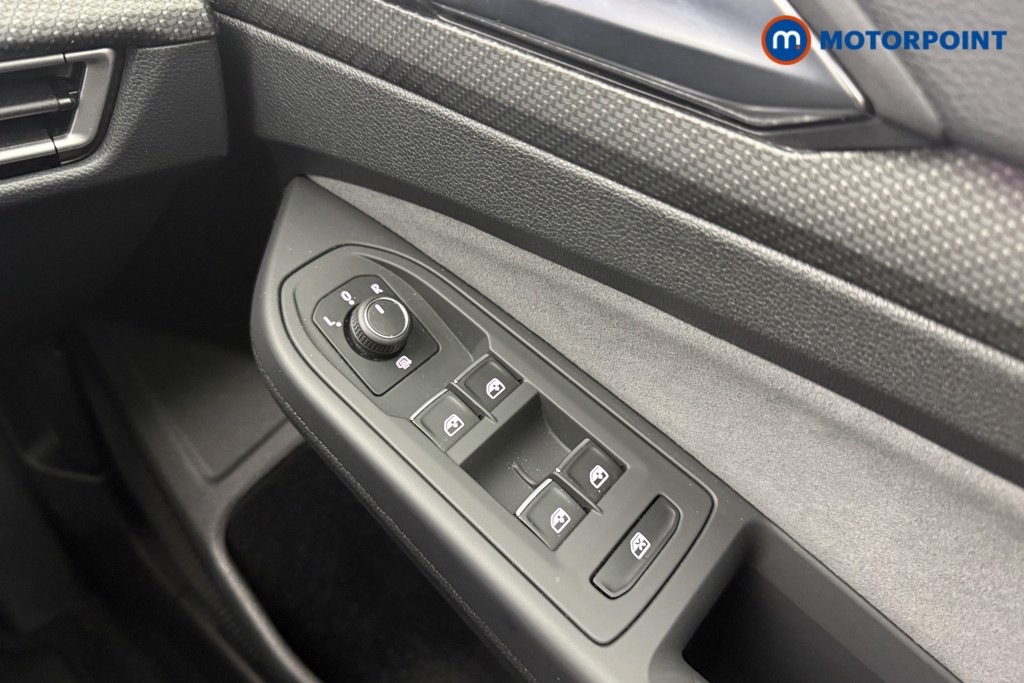 Volkswagen Golf R-Line Manual Petrol Hatchback - Stock Number (1637989) - 10th supplementary image
