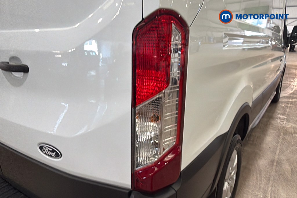 Ford Transit Limited Automatic Diesel Medium Roof Van - Stock Number (1611989) - 38th supplementary image