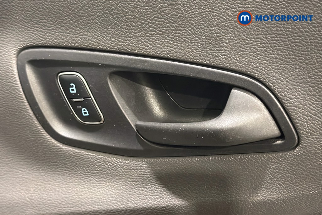 Ford Transit Limited Automatic Diesel Medium Roof Van - Stock Number (1611989) - 42nd supplementary image