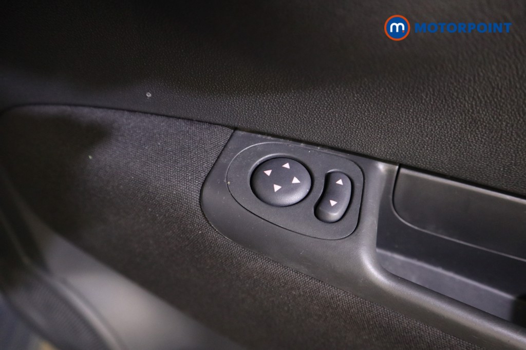 Fiat 500 Lounge Manual Petrol Convertible - Stock Number (1621534) - 11th supplementary image