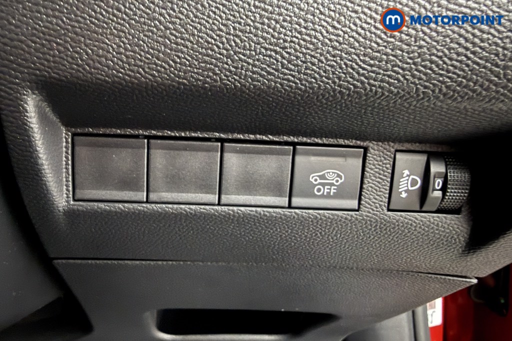 Peugeot 2008 Allure Manual Petrol SUV - Stock Number (1624974) - 5th supplementary image