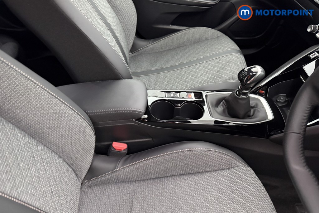 Peugeot 2008 Allure Manual Petrol SUV - Stock Number (1624974) - 13th supplementary image