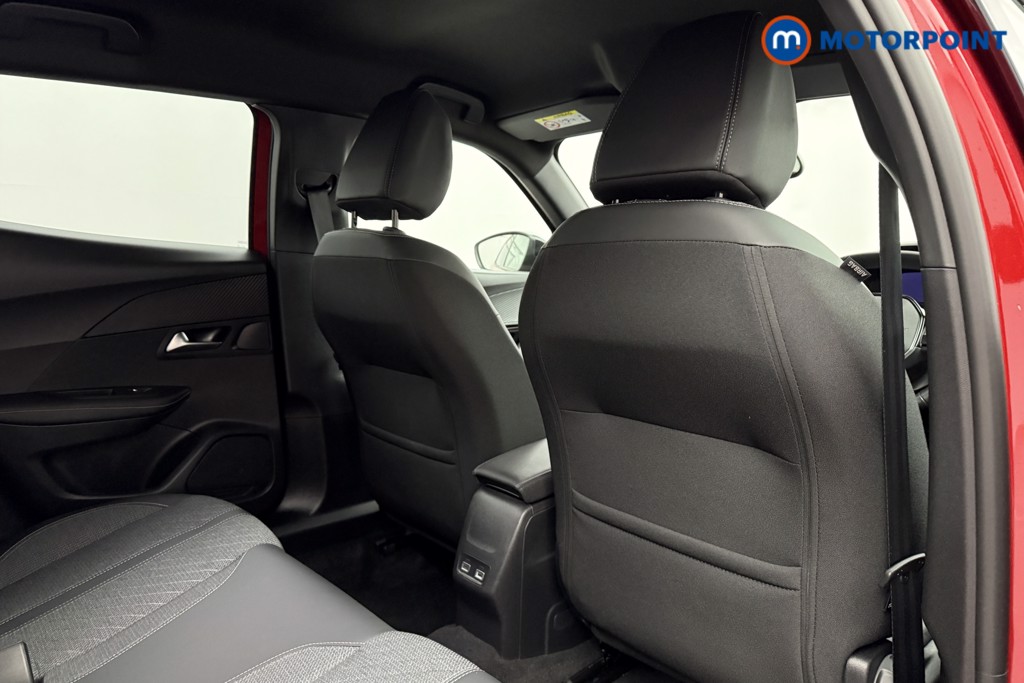 Peugeot 2008 Allure Manual Petrol SUV - Stock Number (1624974) - 17th supplementary image