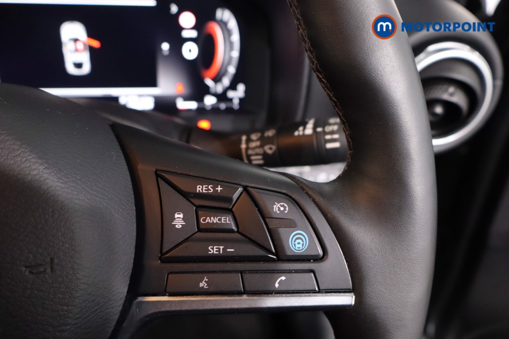 Nissan Juke Tekna Automatic Petrol-Electric Hybrid SUV - Stock Number (1625838) - 8th supplementary image