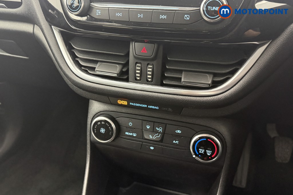 Ford Fiesta Zetec Manual Petrol Hatchback - Stock Number (1626162) - 5th supplementary image