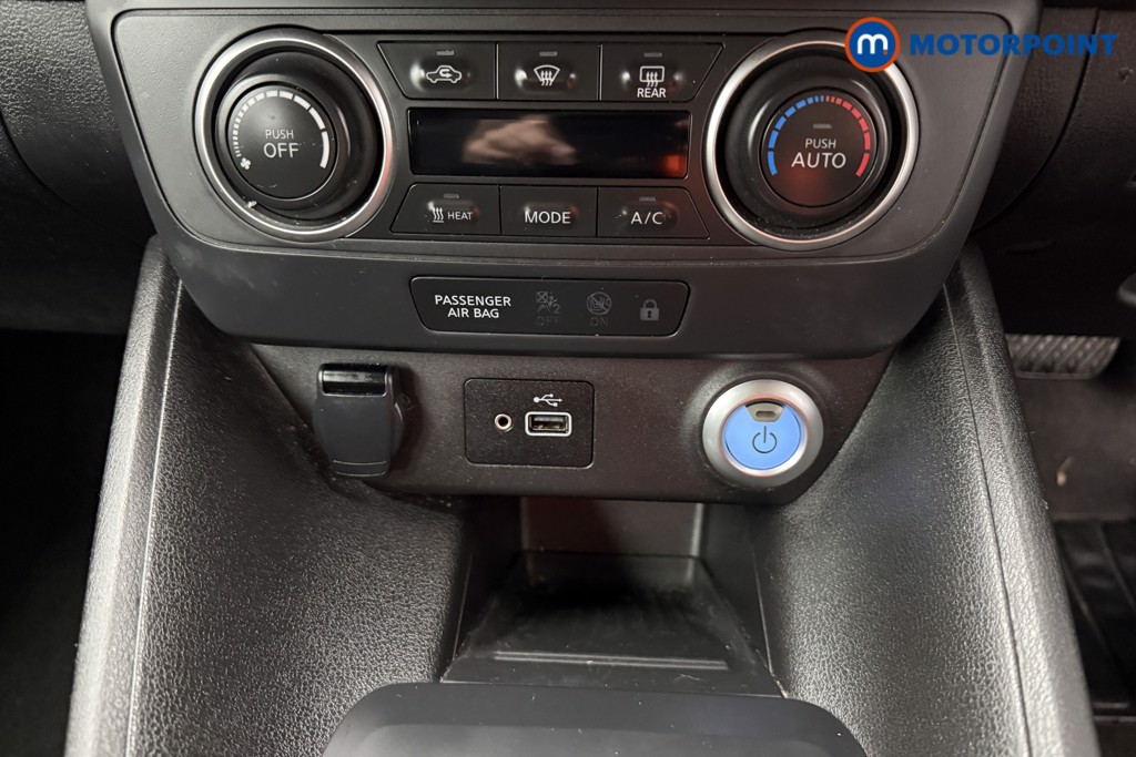 Nissan Leaf Acenta Automatic Electric Hatchback - Stock Number (1626250) - 10th supplementary image