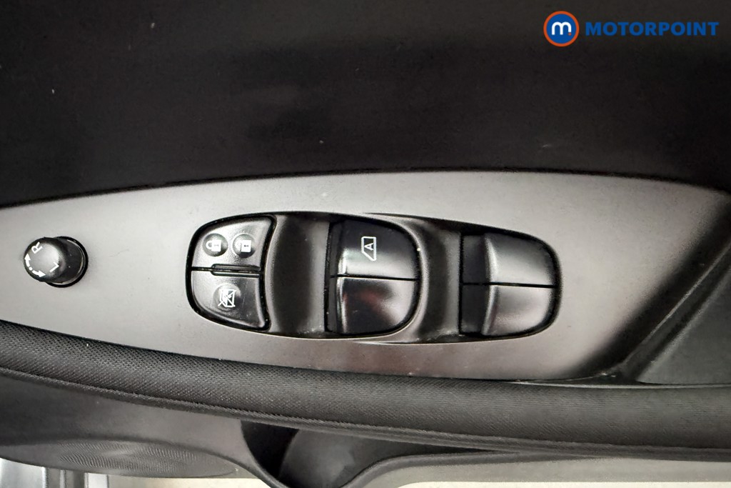 Nissan Leaf Acenta Automatic Electric Hatchback - Stock Number (1626250) - 15th supplementary image