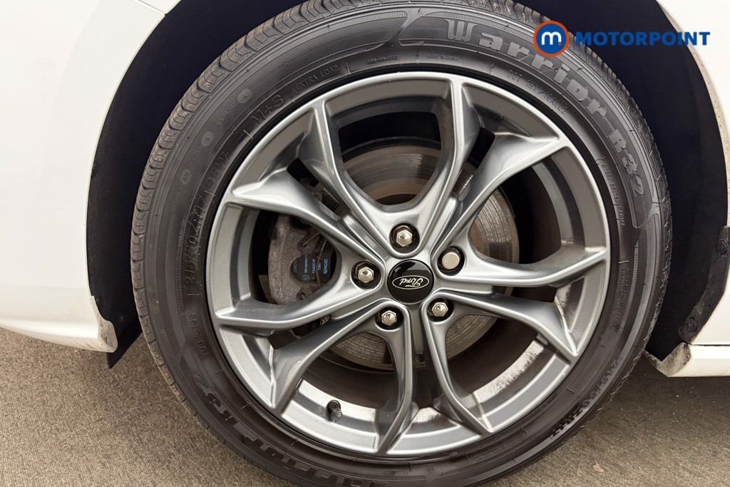 Ford Focus St-Line Edition Manual Diesel Estate - Stock Number (1627012) - 1st supplementary image