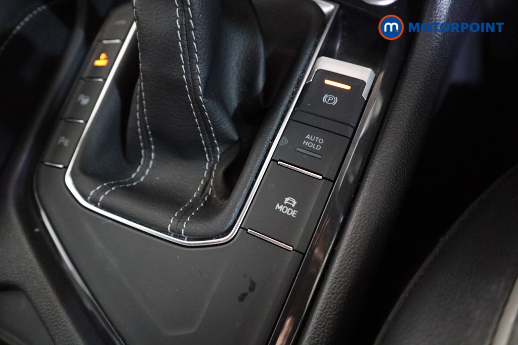 Volkswagen Tiguan R-Line Automatic Petrol Plug-In Hybrid SUV - Stock Number (1627031) - 11th supplementary image