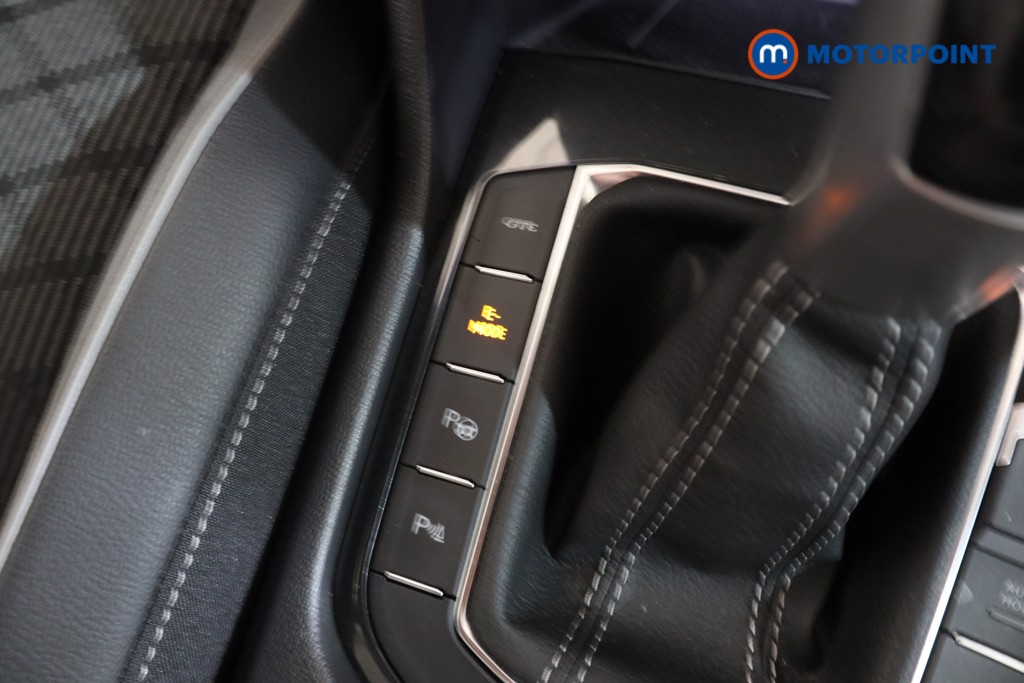 Volkswagen Tiguan R-Line Automatic Petrol Plug-In Hybrid SUV - Stock Number (1627031) - 12th supplementary image