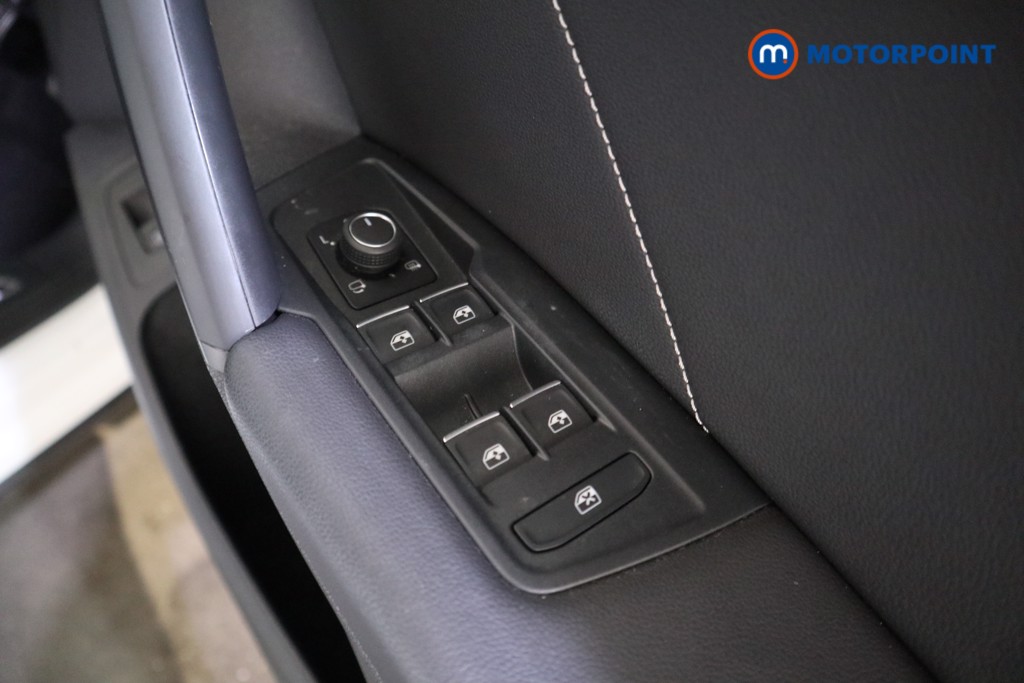 Volkswagen Tiguan R-Line Automatic Petrol Plug-In Hybrid SUV - Stock Number (1627031) - 17th supplementary image