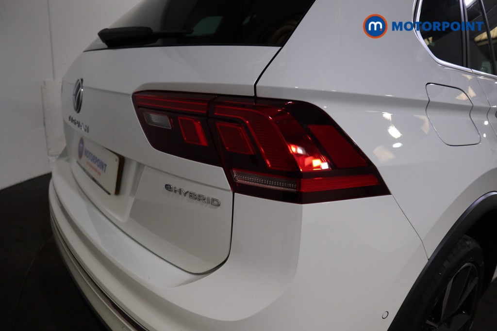 Volkswagen Tiguan R-Line Automatic Petrol Plug-In Hybrid SUV - Stock Number (1627031) - 34th supplementary image