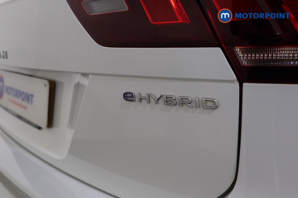 Volkswagen Tiguan R-Line Automatic Petrol Plug-In Hybrid SUV - Stock Number (1627031) - 35th supplementary image