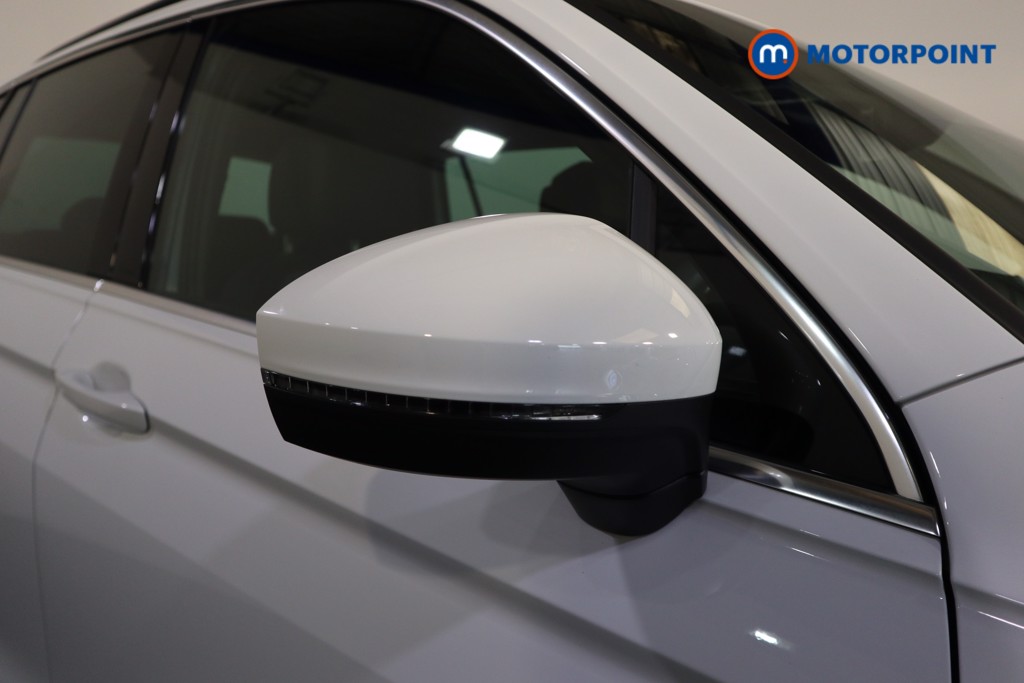 Volkswagen Tiguan R-Line Automatic Petrol Plug-In Hybrid SUV - Stock Number (1627031) - 38th supplementary image