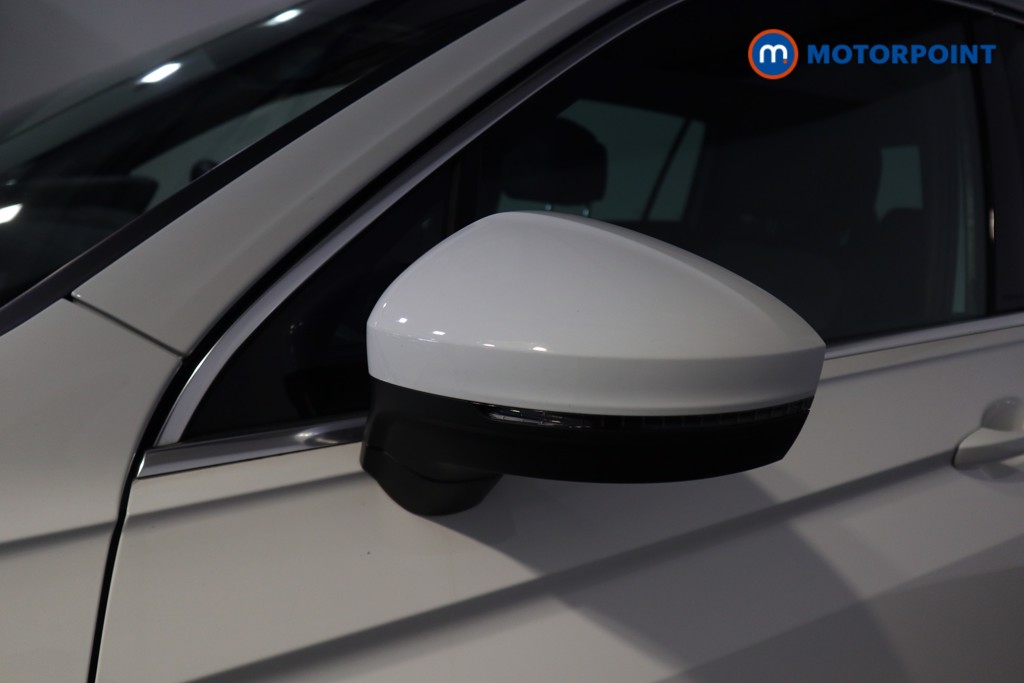 Volkswagen Tiguan R-Line Automatic Petrol Plug-In Hybrid SUV - Stock Number (1627031) - 39th supplementary image