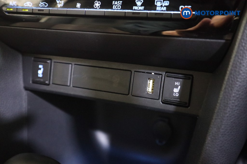 Toyota Yaris Cross Excel Automatic Petrol-Electric Hybrid Estate - Stock Number (1627435) - 9th supplementary image