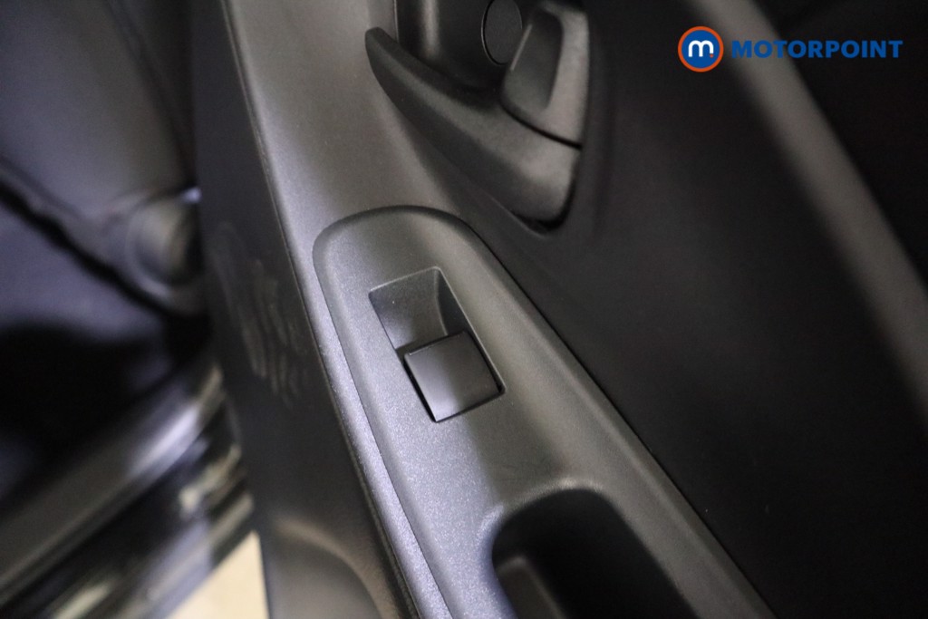 Toyota Yaris Cross Excel Automatic Petrol-Electric Hybrid Estate - Stock Number (1627435) - 19th supplementary image