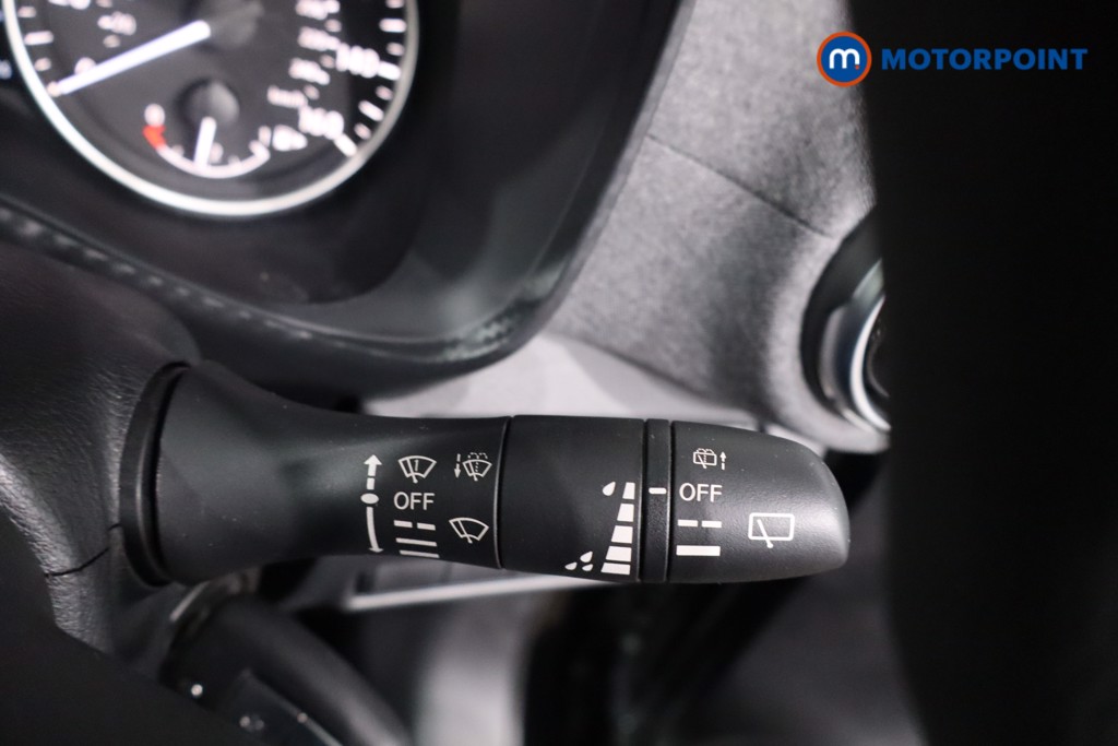 Nissan Juke Acenta Premium Manual Petrol SUV - Stock Number (1628288) - 15th supplementary image