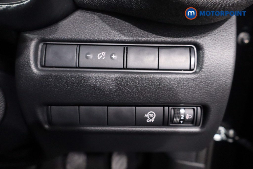 Nissan Juke Acenta Premium Manual Petrol SUV - Stock Number (1628288) - 17th supplementary image