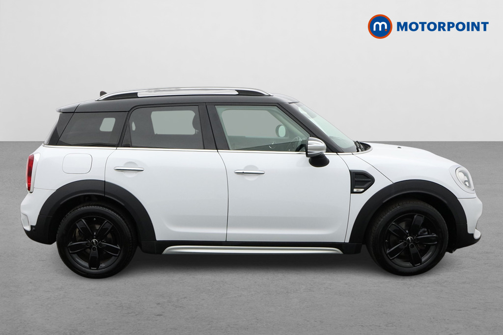 Mini Countryman Cooper Manual Petrol SUV - Stock Number (1629048) - Drivers side