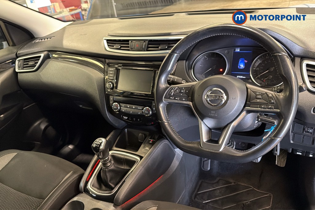 Nissan Qashqai Acenta Premium Manual Diesel SUV - Stock Number (1629910) - 2nd supplementary image