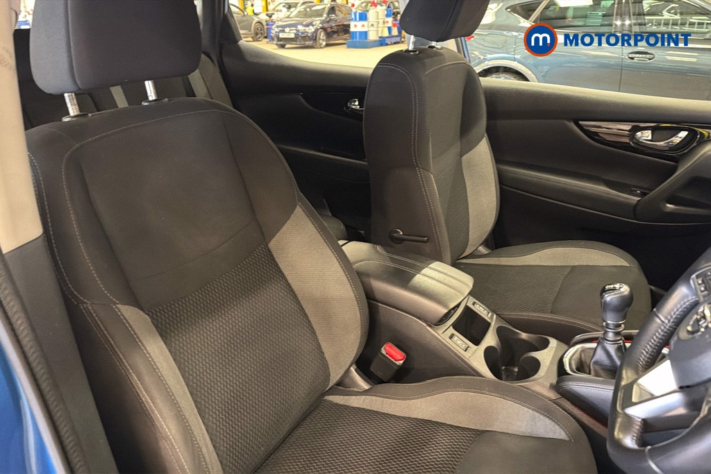 Nissan Qashqai Acenta Premium Manual Diesel SUV - Stock Number (1629910) - 22nd supplementary image