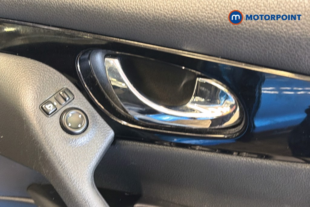 Nissan Qashqai Acenta Premium Manual Diesel SUV - Stock Number (1629910) - 42nd supplementary image