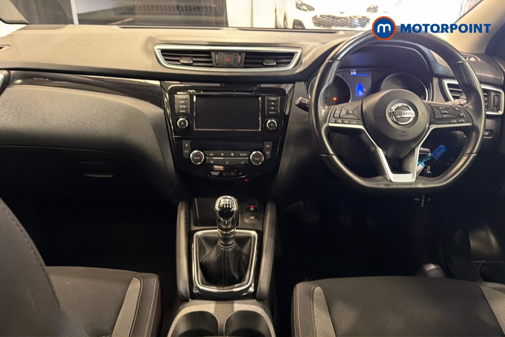 Nissan Qashqai Acenta Premium Manual Diesel SUV - Stock Number (1629910) - 1st supplementary image