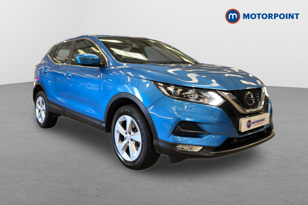 Nissan Qashqai Acenta Premium Manual Diesel SUV - Stock Number (1629910) - Drivers side front corner