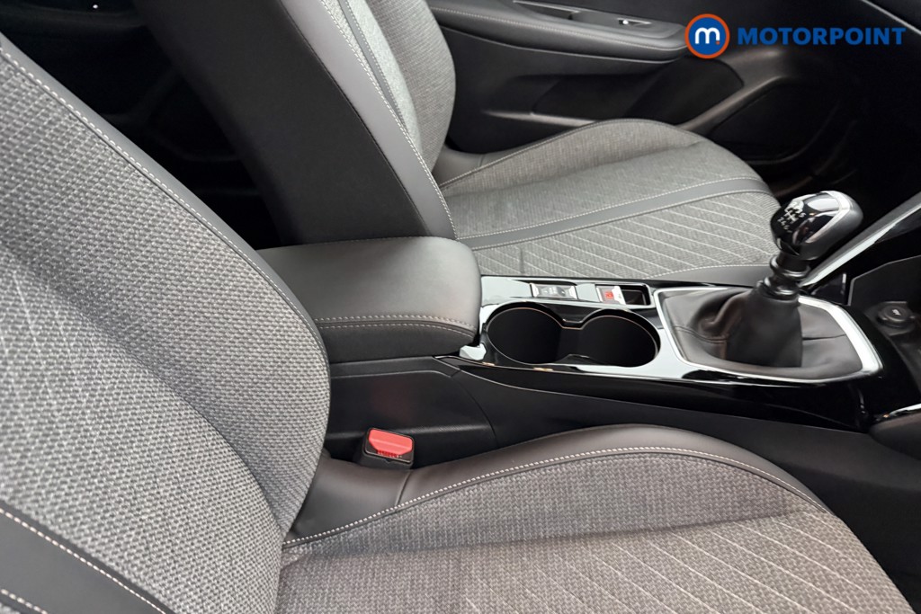 Peugeot 208 Allure Manual Petrol Hatchback - Stock Number (1630103) - 13th supplementary image