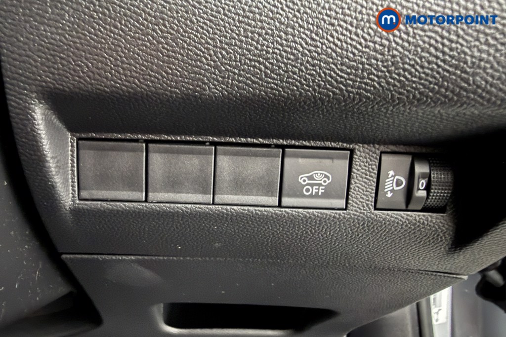 Peugeot 2008 Allure Manual Petrol SUV - Stock Number (1630168) - 5th supplementary image