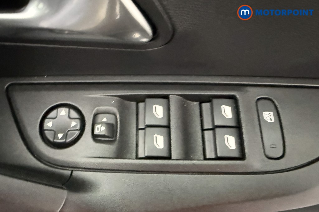 Peugeot 2008 Allure Manual Petrol SUV - Stock Number (1630168) - 17th supplementary image